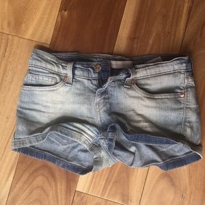 Levi’s light wash jean shorts